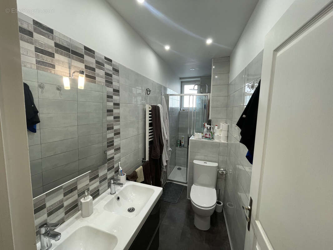 Appartement à SAINT-GENEST-LERPT