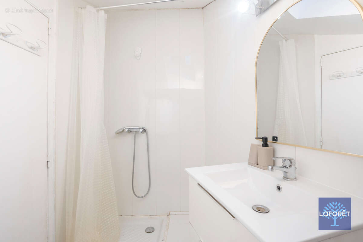 Appartement à LES PAVILLONS-SOUS-BOIS