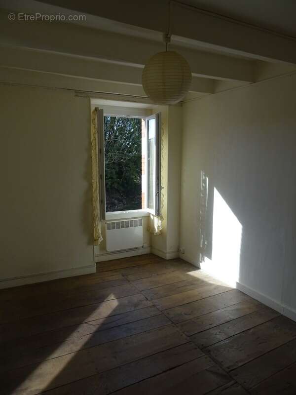 Maison à CHERVES-CHATELARS