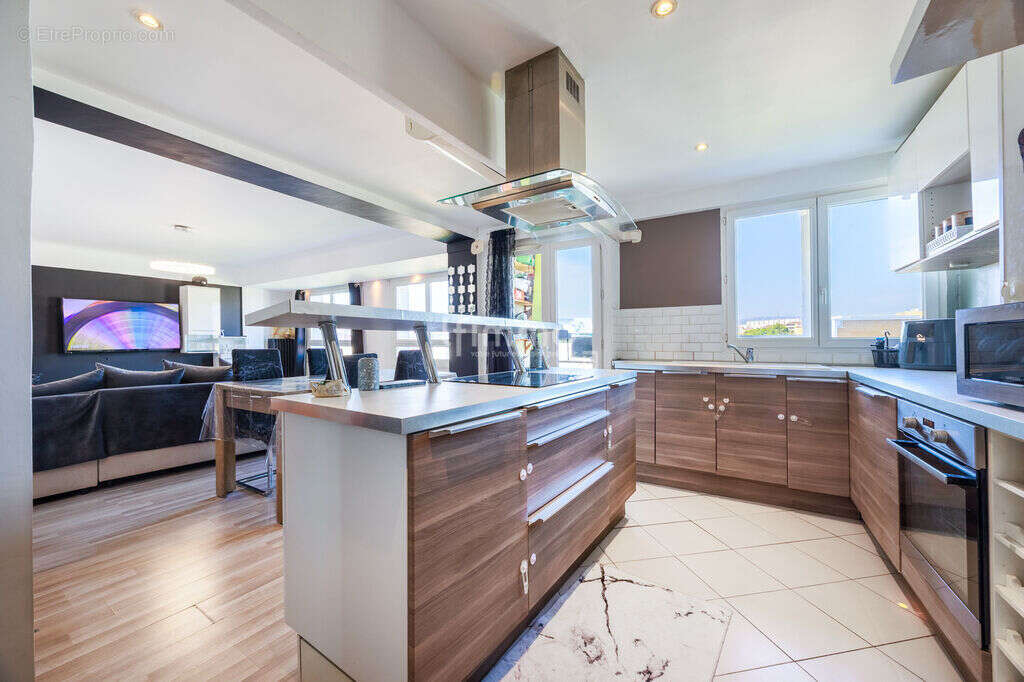 Appartement à MARSEILLE-3E