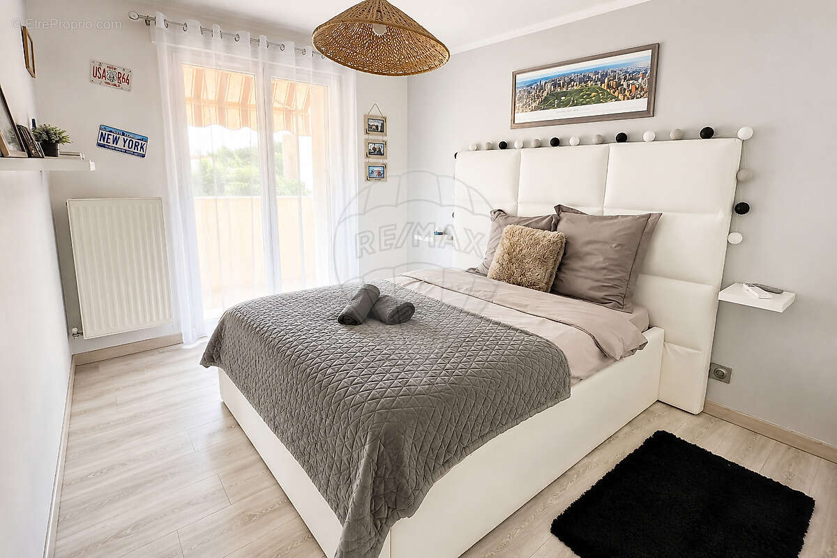 Appartement à SAINT-LAURENT-DU-VAR