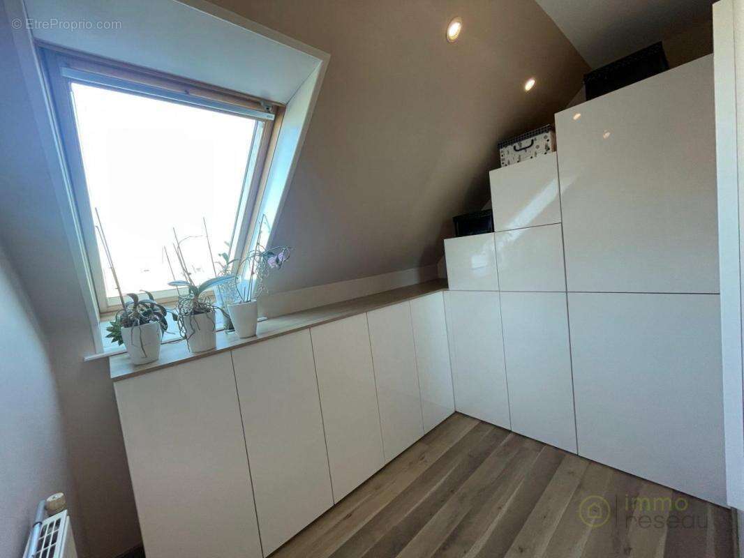 Maison 86 m² à Poulainville  - photo 6