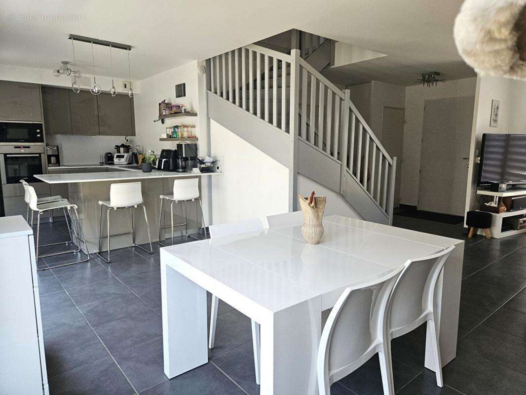 Maison Chassieu 5 pièce(s) 120 m2 - photo 3
