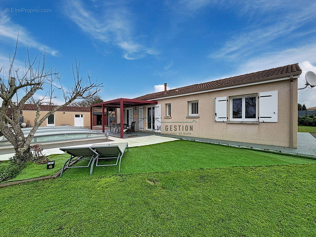 Maison à ORADOUR-SUR-GLANE