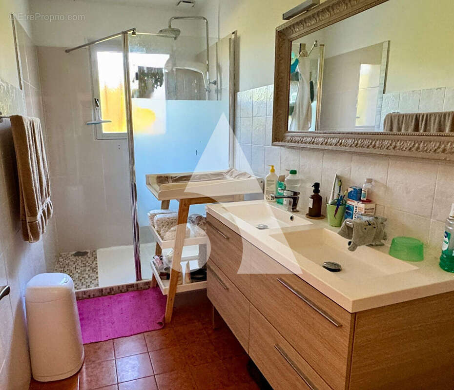 Maison à L'ISLE-SUR-LA-SORGUE