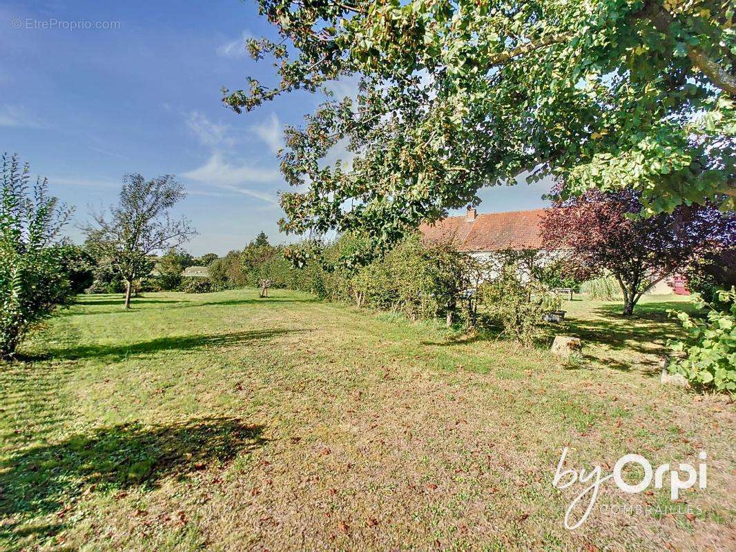 Maison à NERIS-LES-BAINS