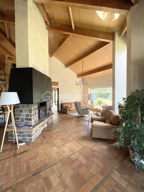 Propriété d’architecte avec apport solaire et vue dominante – 270 m² – Terrain divisible de 3000 m² – À 3 min de Dourdan - photo 2