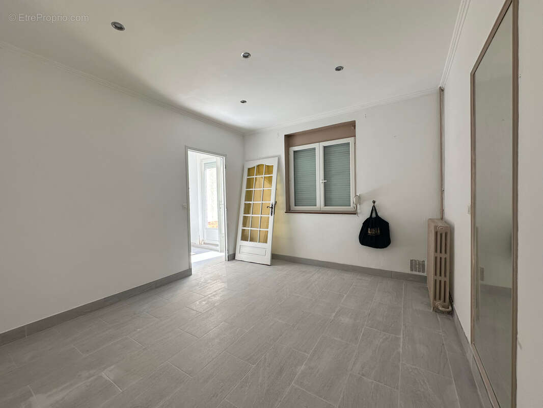 REIMS - Immeuble 4 appartements secteur CERNAY / GEORGES BOUSSINESQ - photo 4