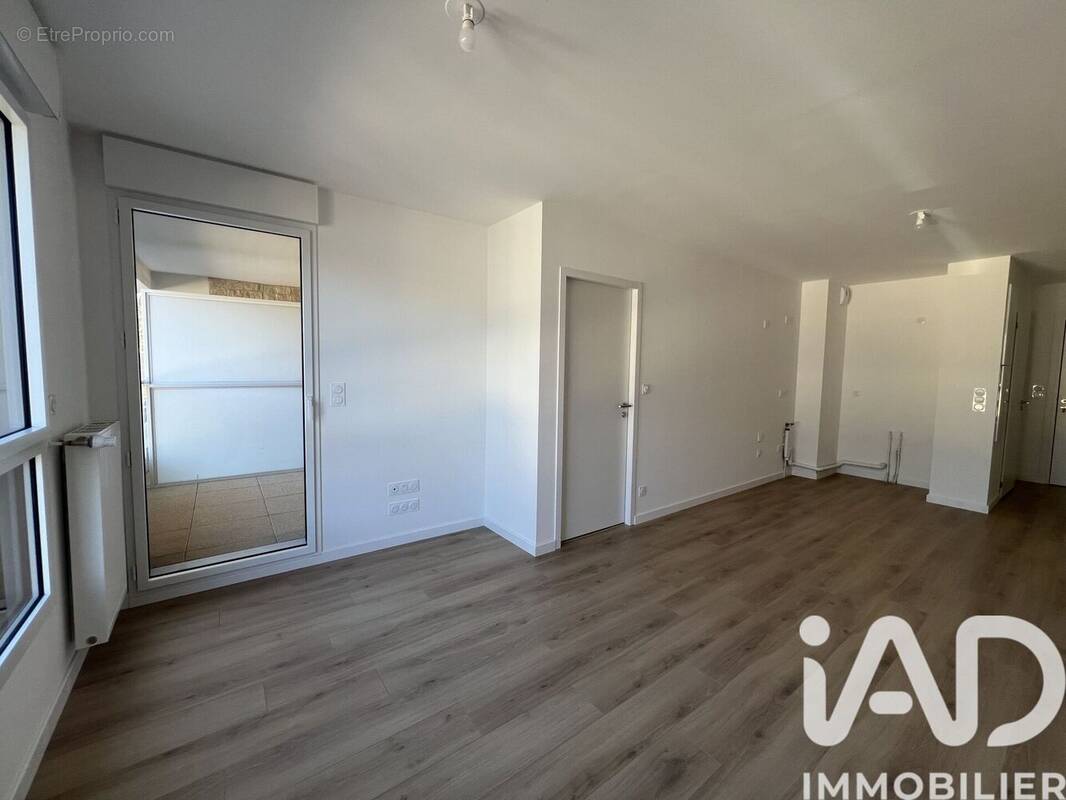 Photo 1 - Appartement à LA CHAPELLE-DES-FOUGERETZ