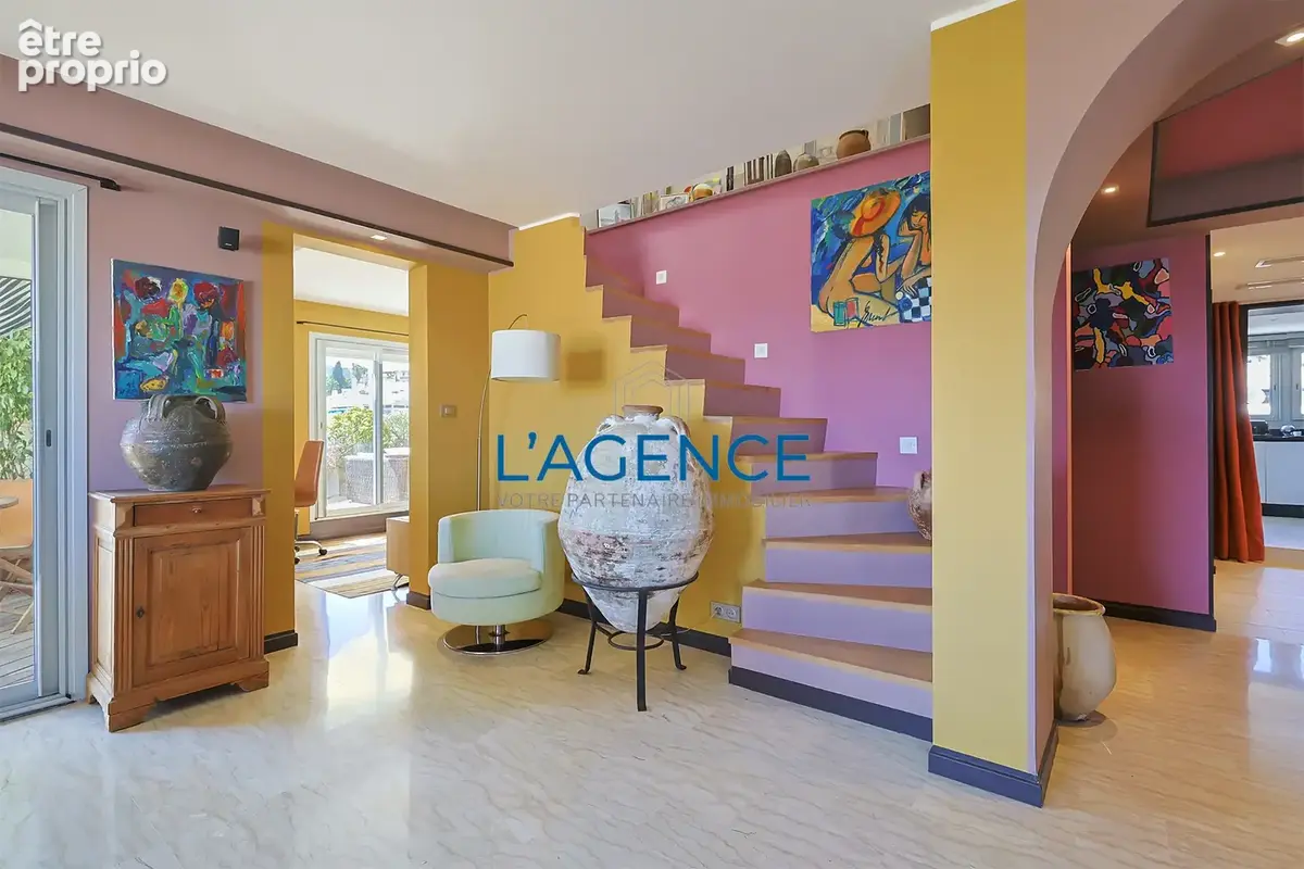 Appartement T4 de 134 m2 avec terrasse de 53m2 en dernier étage avec ascenseur au centre ville de Hyères - photo 6