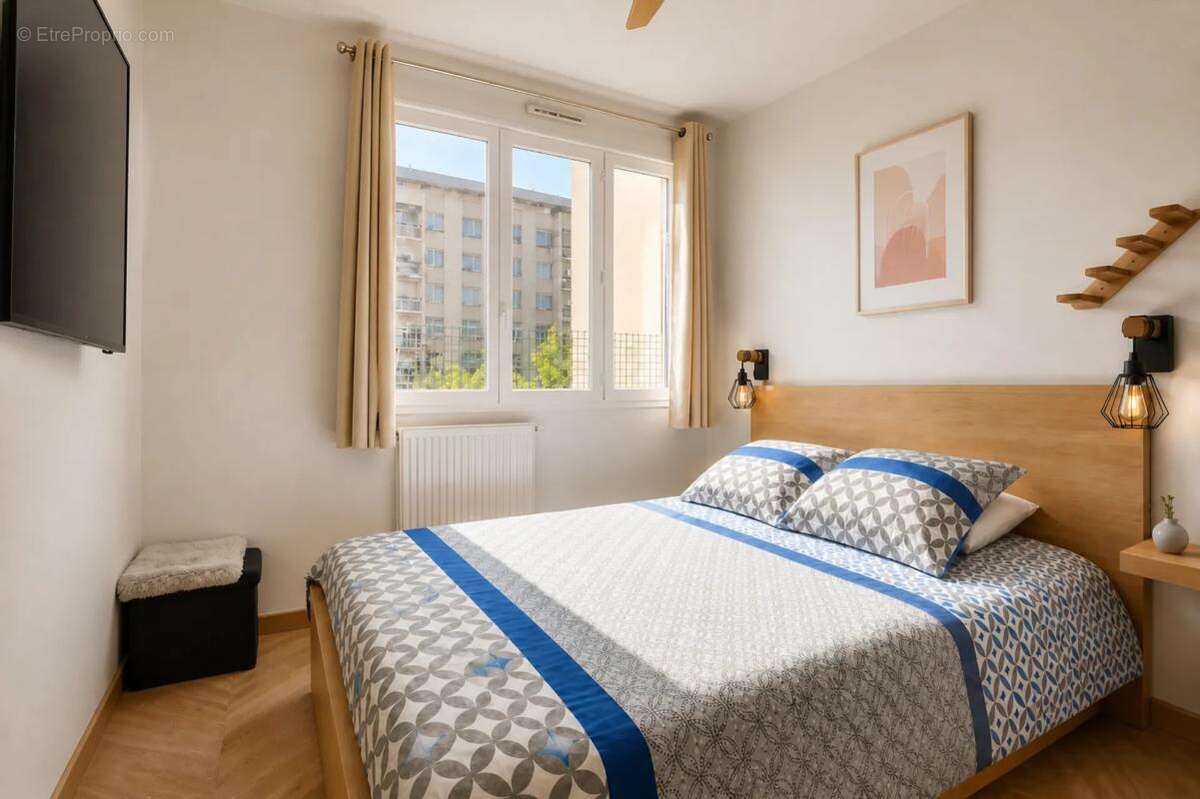 Appartement T3 - 73 m² - Saint-Genis-Laval - photo 5