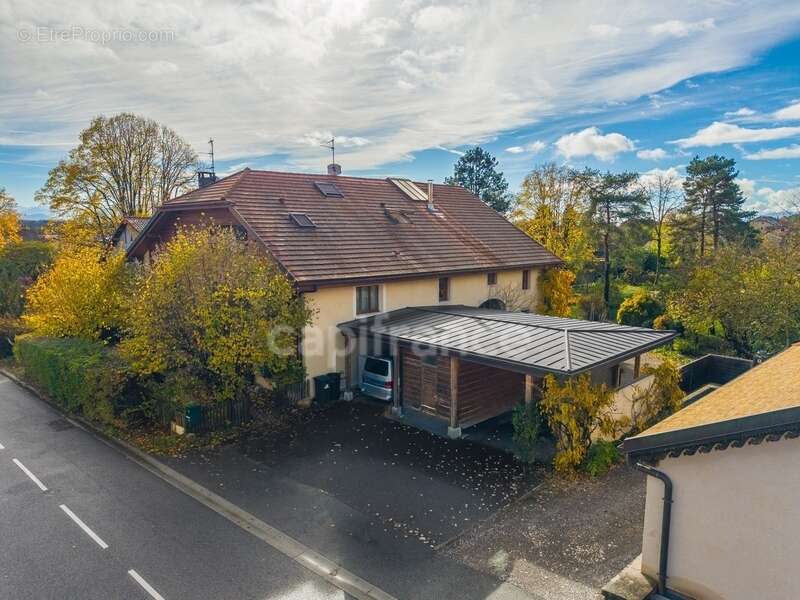 Maison à SAINT-GENIS-POUILLY
