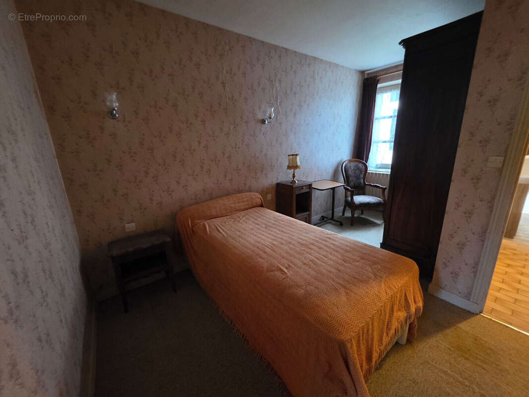 Maison à YZEURES-SUR-CREUSE