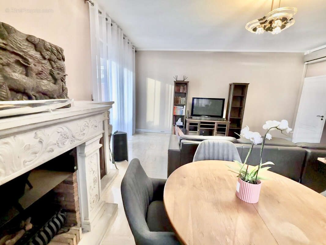 Cannes limite banane t4/t5 de 146m2 3 terrasse 257m2 4375€/ m2 - photo 12