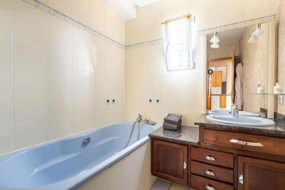 Maison à BALAGNY-SUR-THERAIN