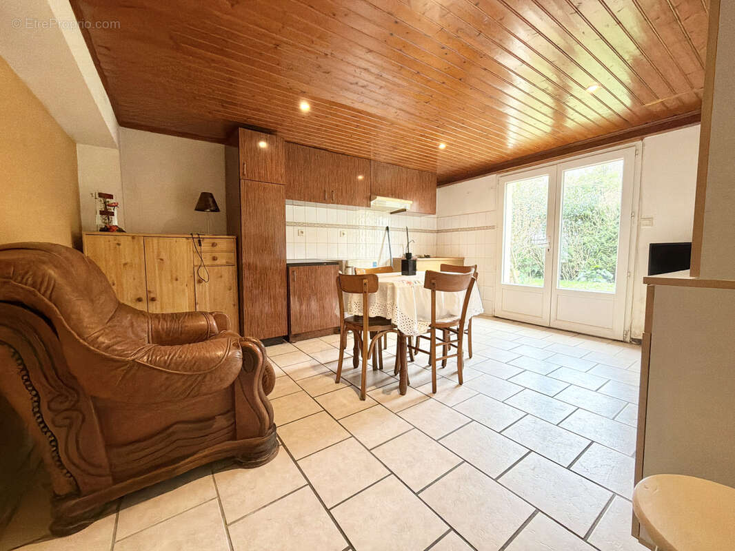 Maison avec appartement et jardin - photo 12