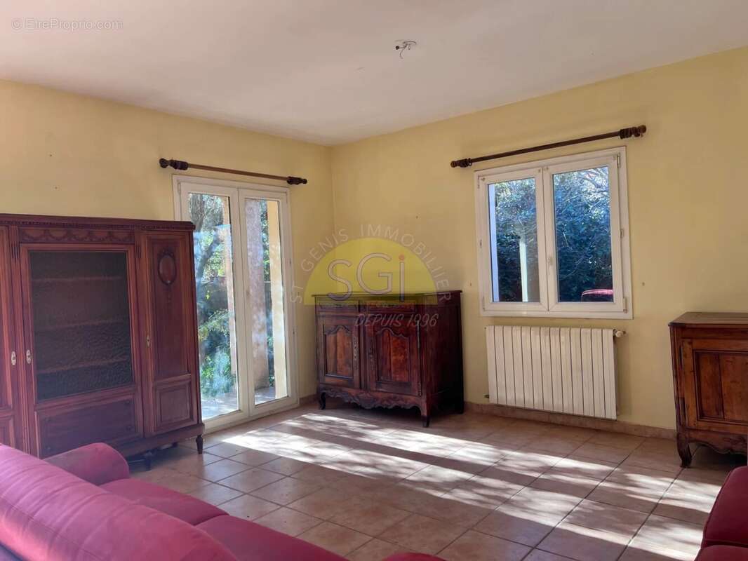 Maison à SAINT-GENIS-DES-FONTAINES