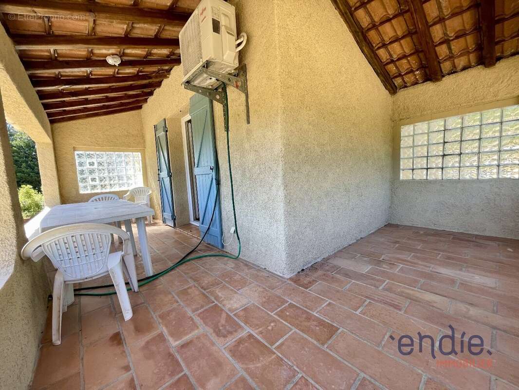 Lorgues villa t7 piscine garage cave - photo 17