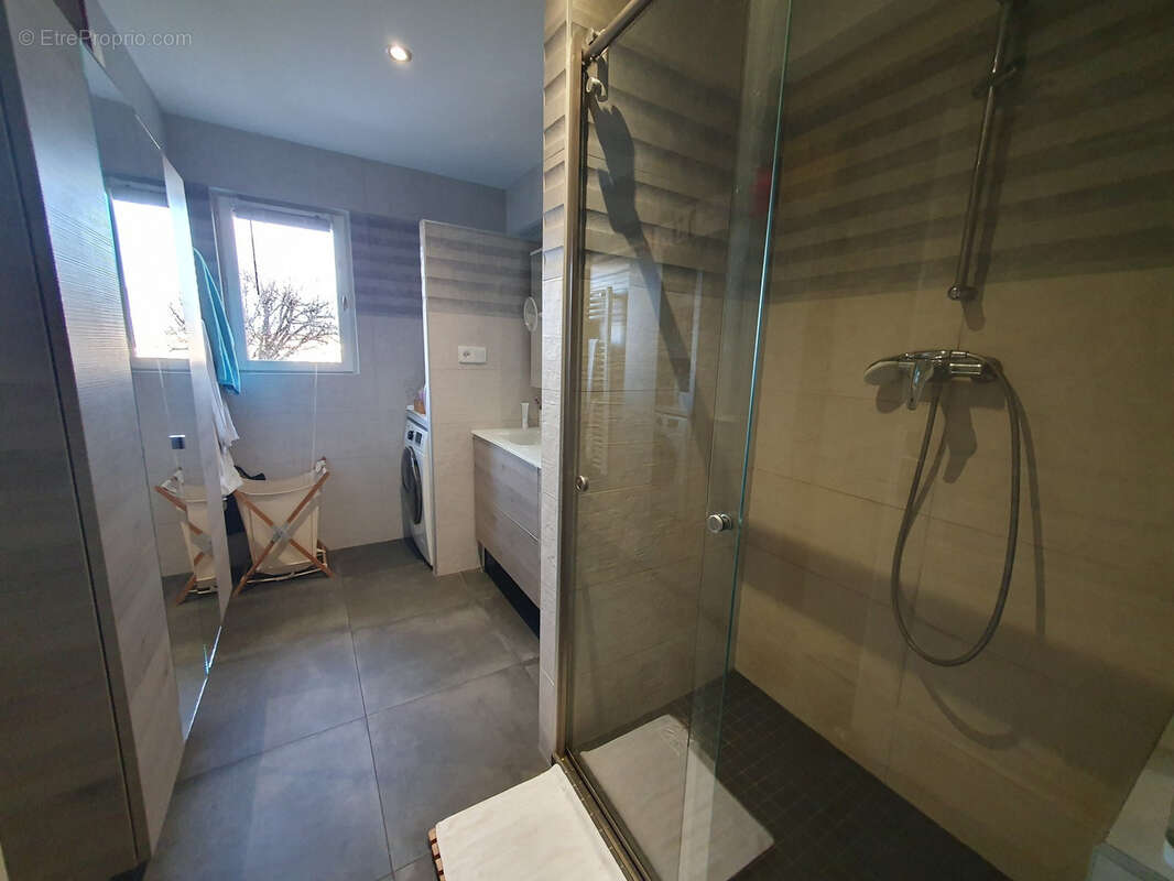 Appartement à SAINT-ISMIER