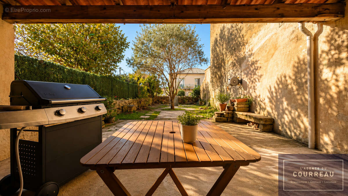 Fabrègues   Superbe maison vigneronne de 280 m2 avec jardin - photo 4