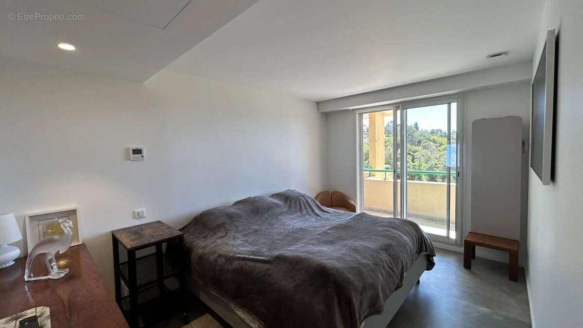 Appartement à MANDELIEU-LA-NAPOULE