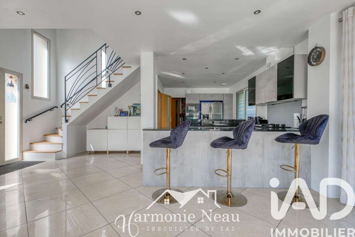 Maison 125 m² à Vinantes  - photo 8