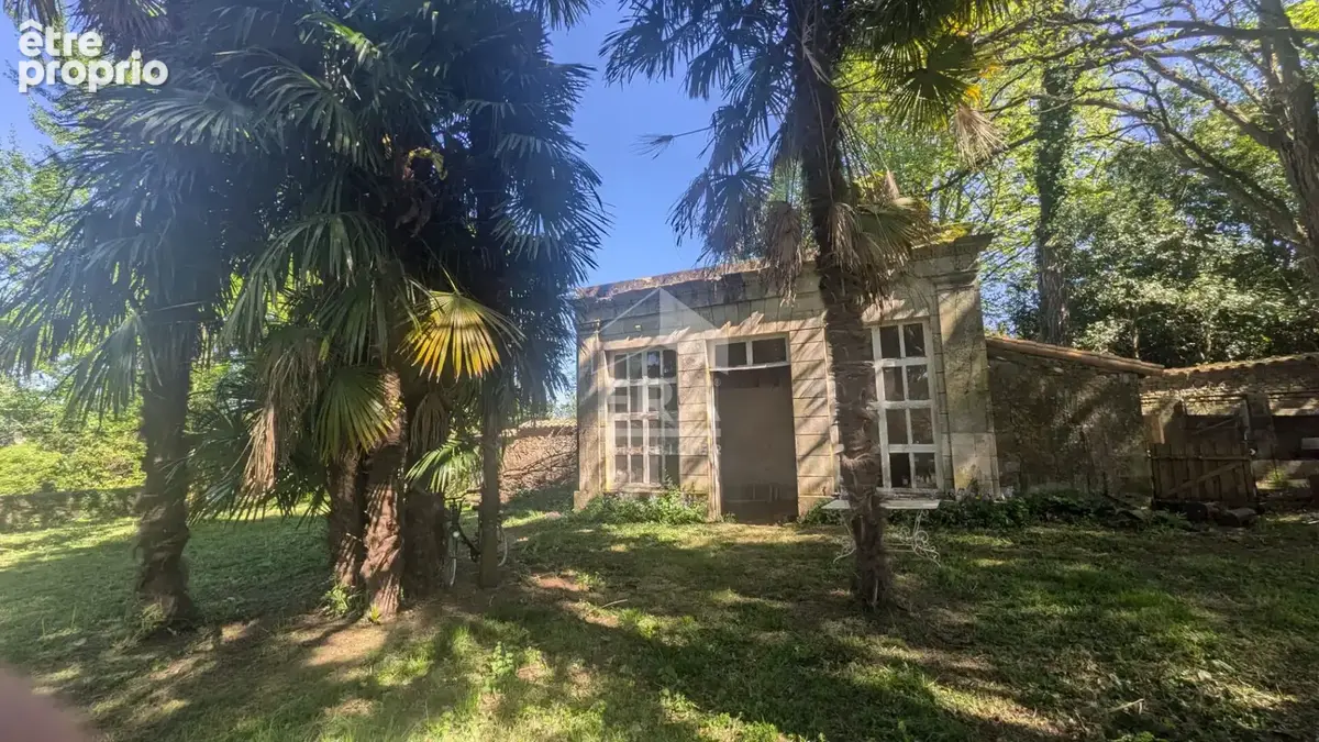 Demeure de caractère en pierre à 15 min de Niort. Dépendances & fort potentiel - photo 11
