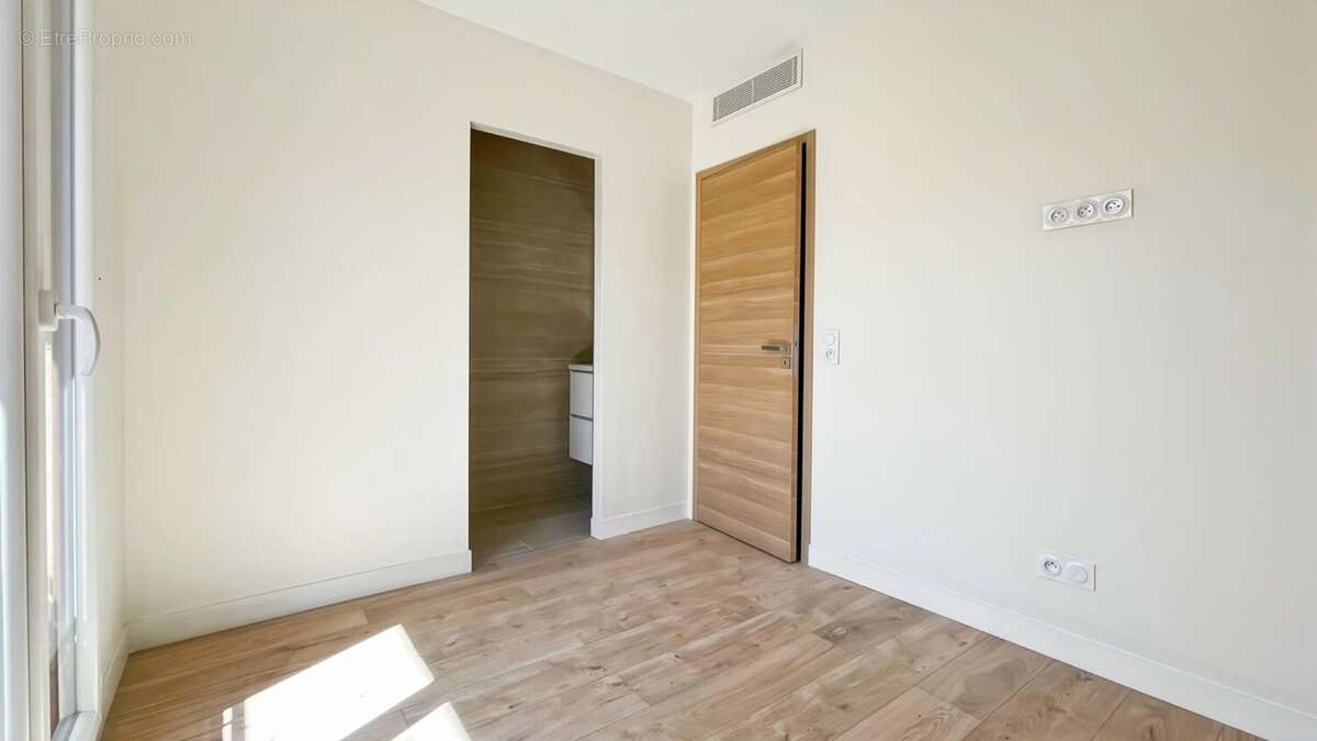 Appartement à MANDELIEU-LA-NAPOULE