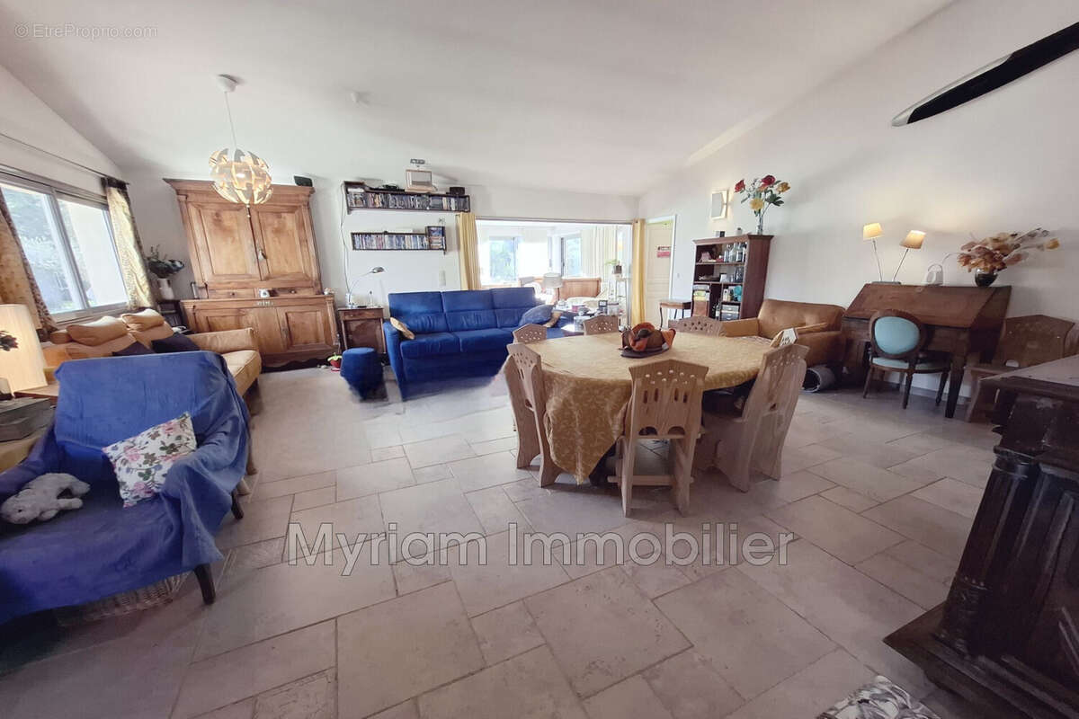 Maison à PEYMEINADE