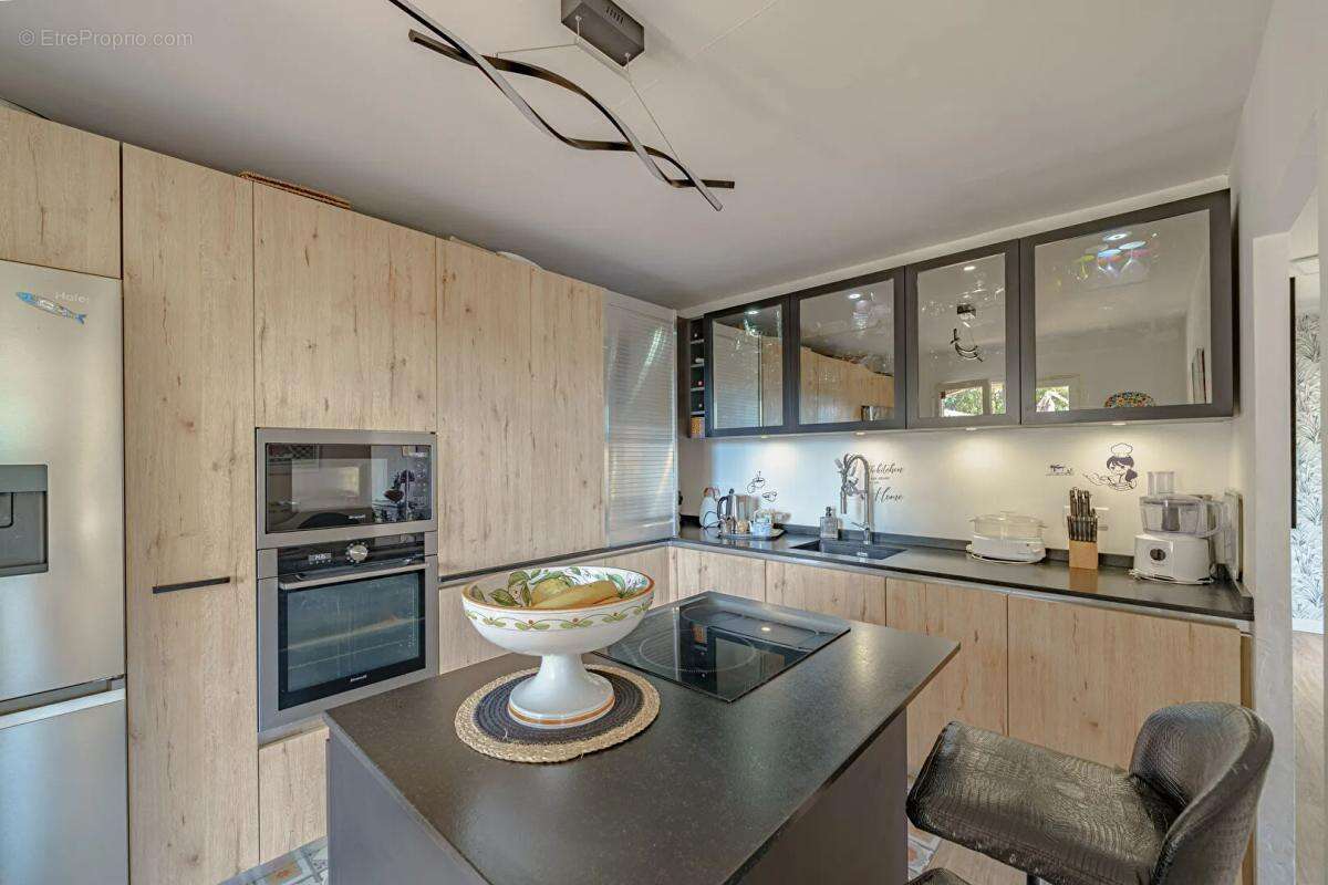 Maison à CUGES-LES-PINS