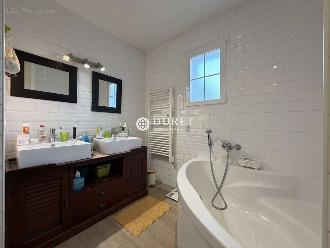 Maison à LA BOISSIERE-DE-MONTAIGU