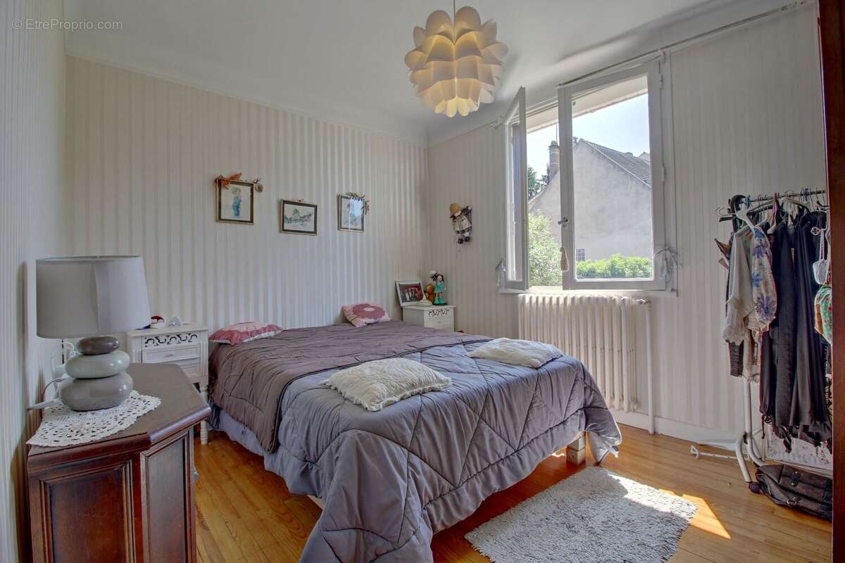 Maison à LES MUREAUX