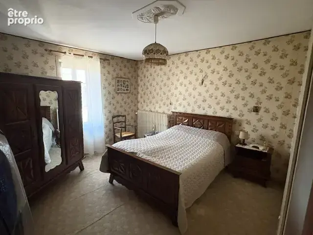 A vendre à Tiffauges belle maison de bourg 112 m2 +dépendance +terrain constructible 194000 frais d'agence inc - photo 11