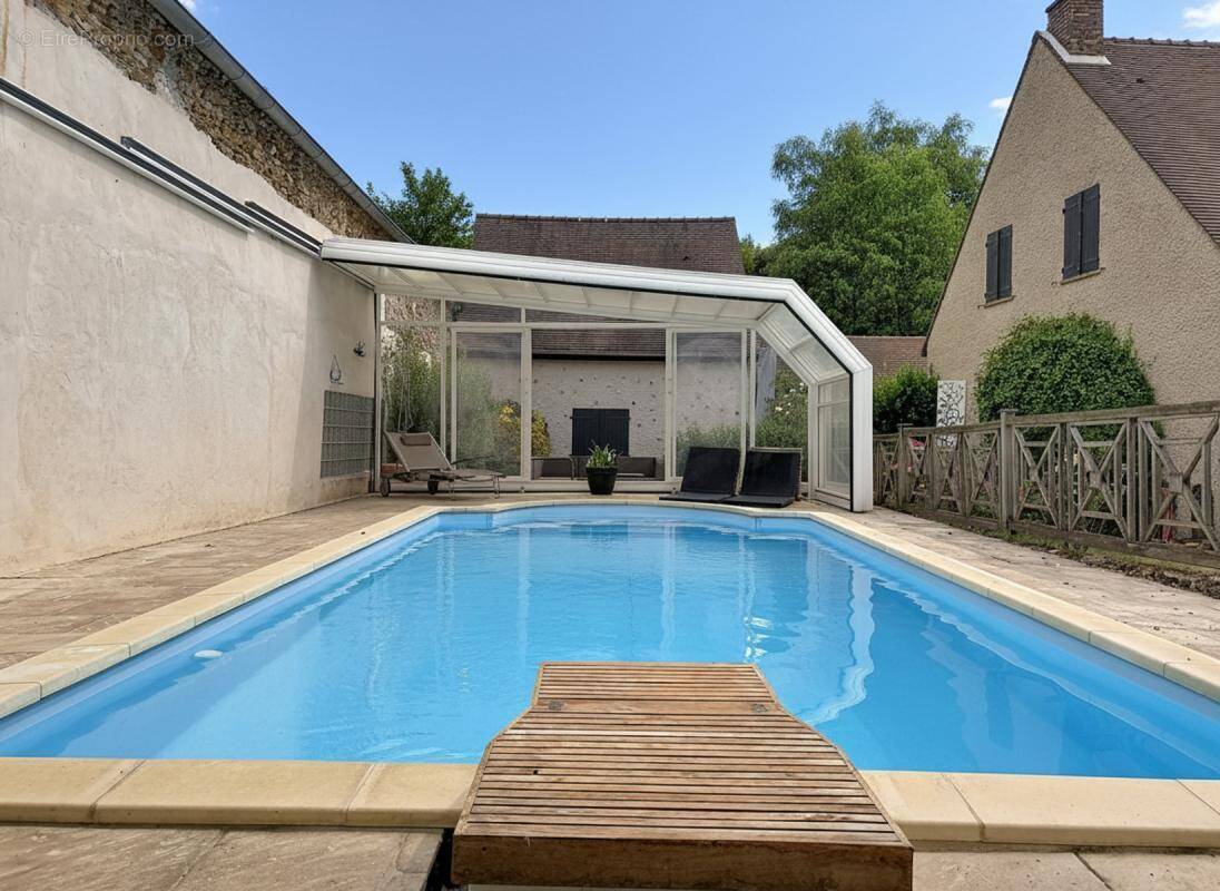 Maison à LA CELLE-LES-BORDES