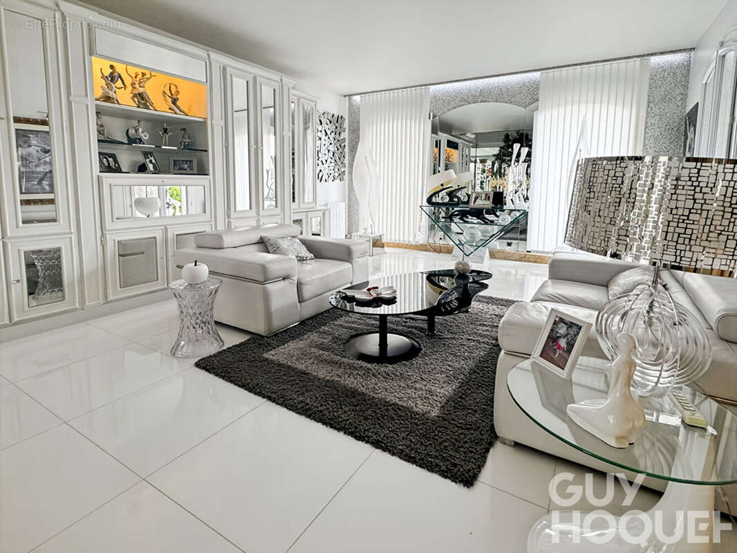 Maison à FONTENAY-LE-FLEURY