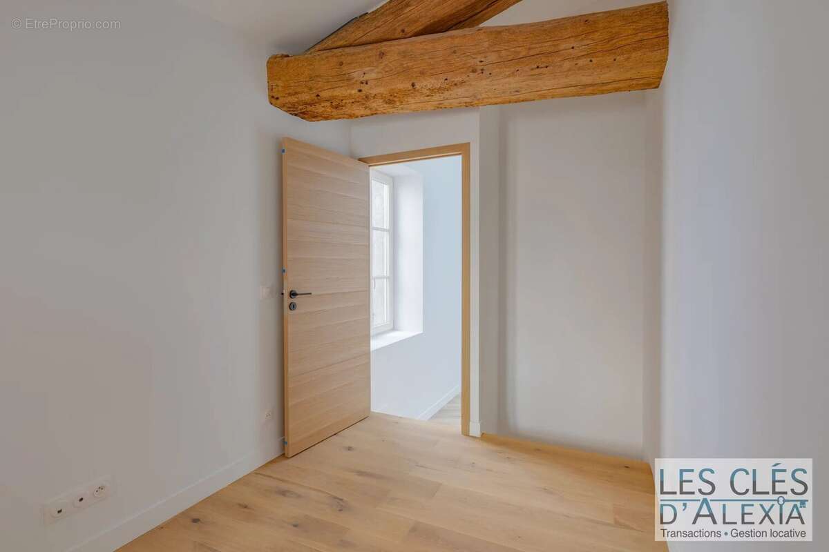 Appartement à SAINT-GENIS-LAVAL