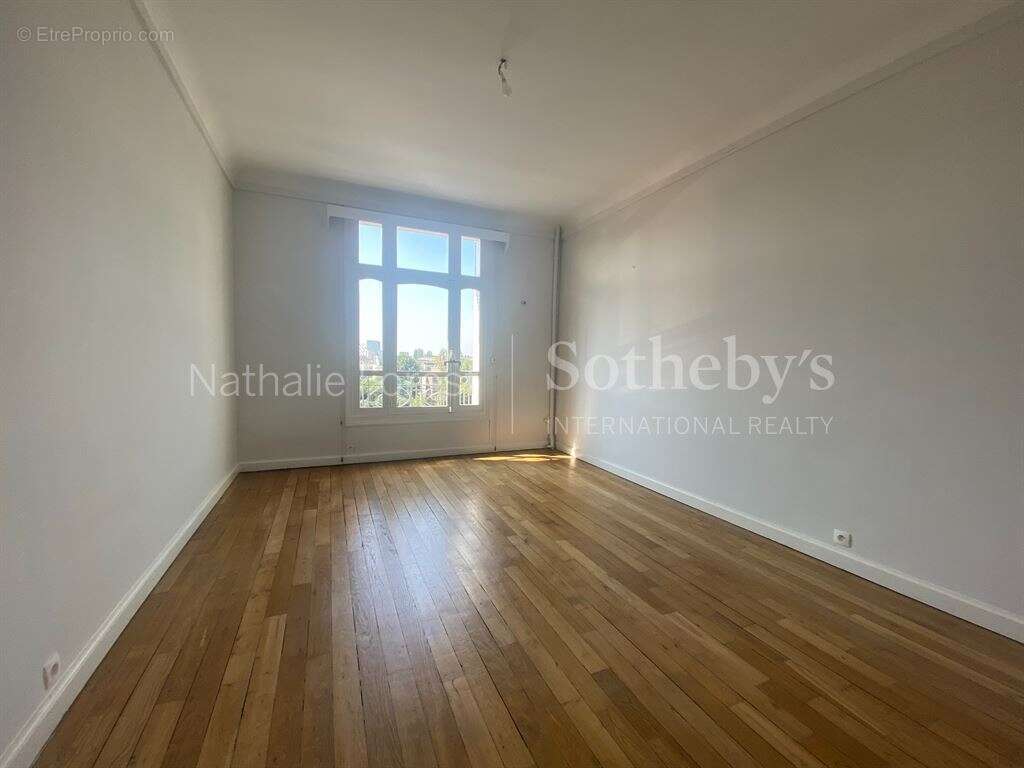 Appartement 225 m² à La Madeleine  - photo 13