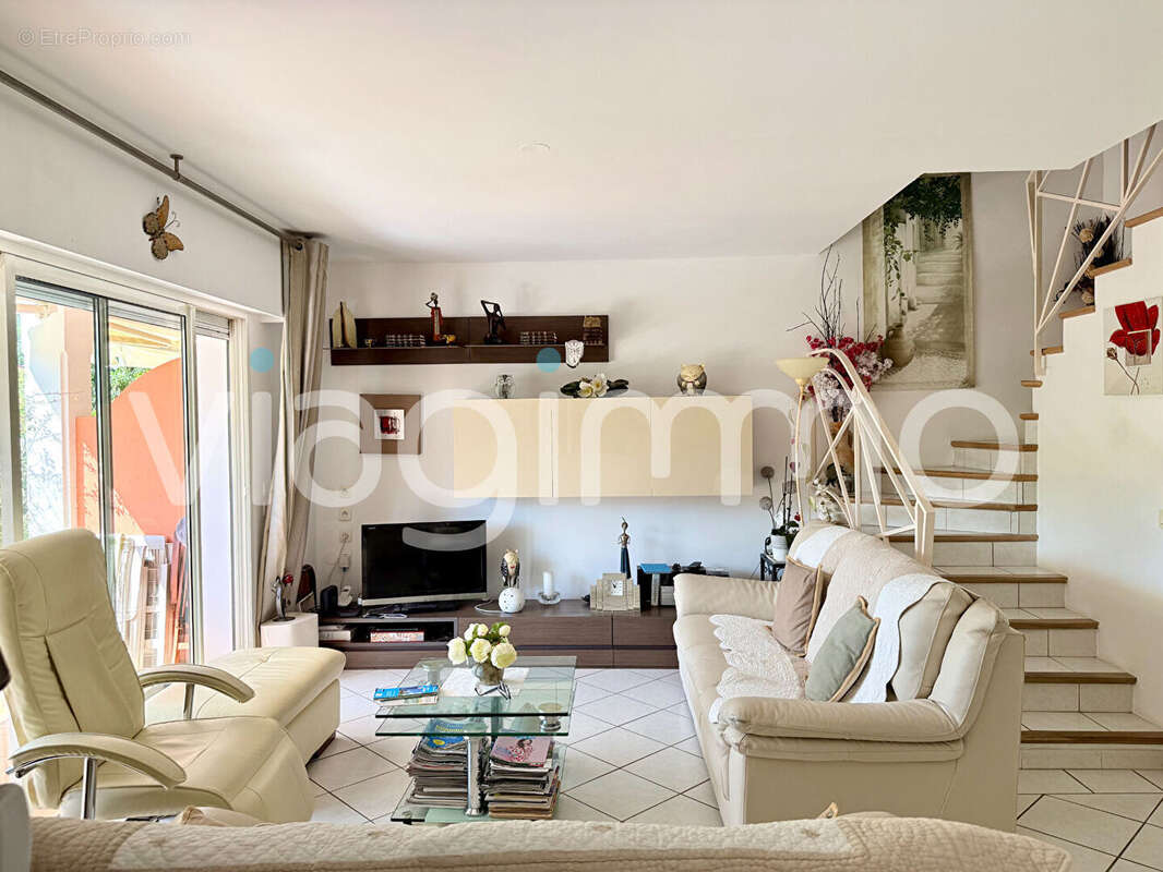 Rare Duplex Sainte-Maxime 92m2 - photo 5