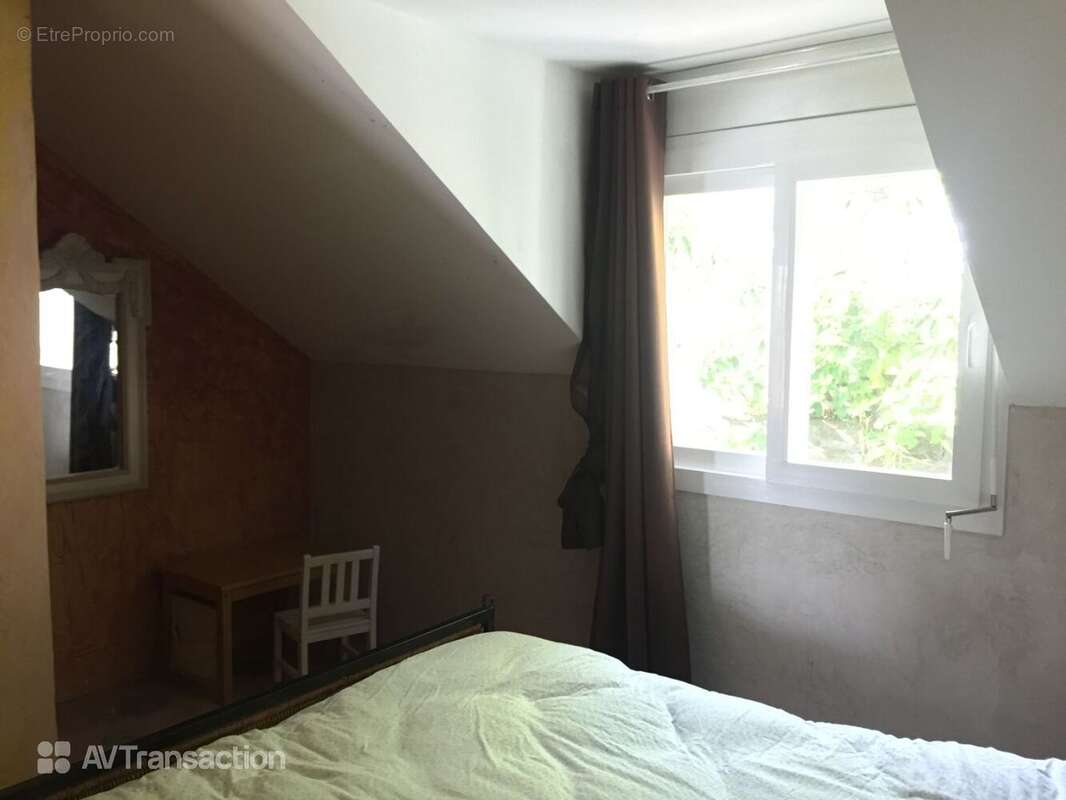 Maison 180 m² à Saint-Denis  - photo 9