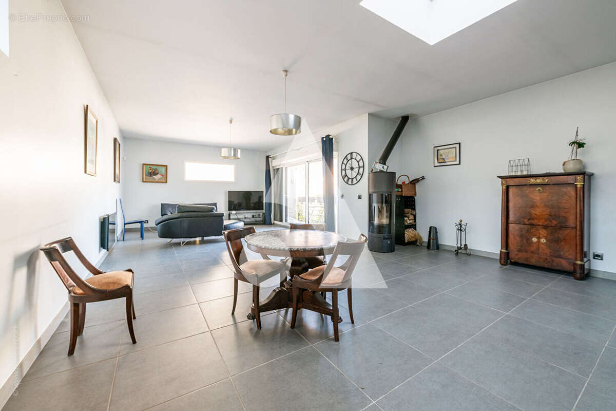 Maison familiale 7 pièces - Champigny-sur-Marne secteur Tremblay - photo 4