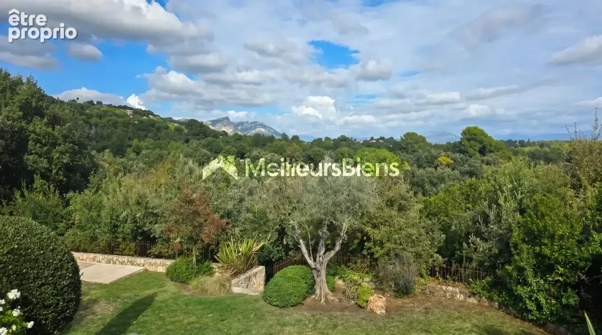 Domaine d'Exception à La Colle-sur-Loup : Élégance, Volumes et Calme Absolu - photo 2