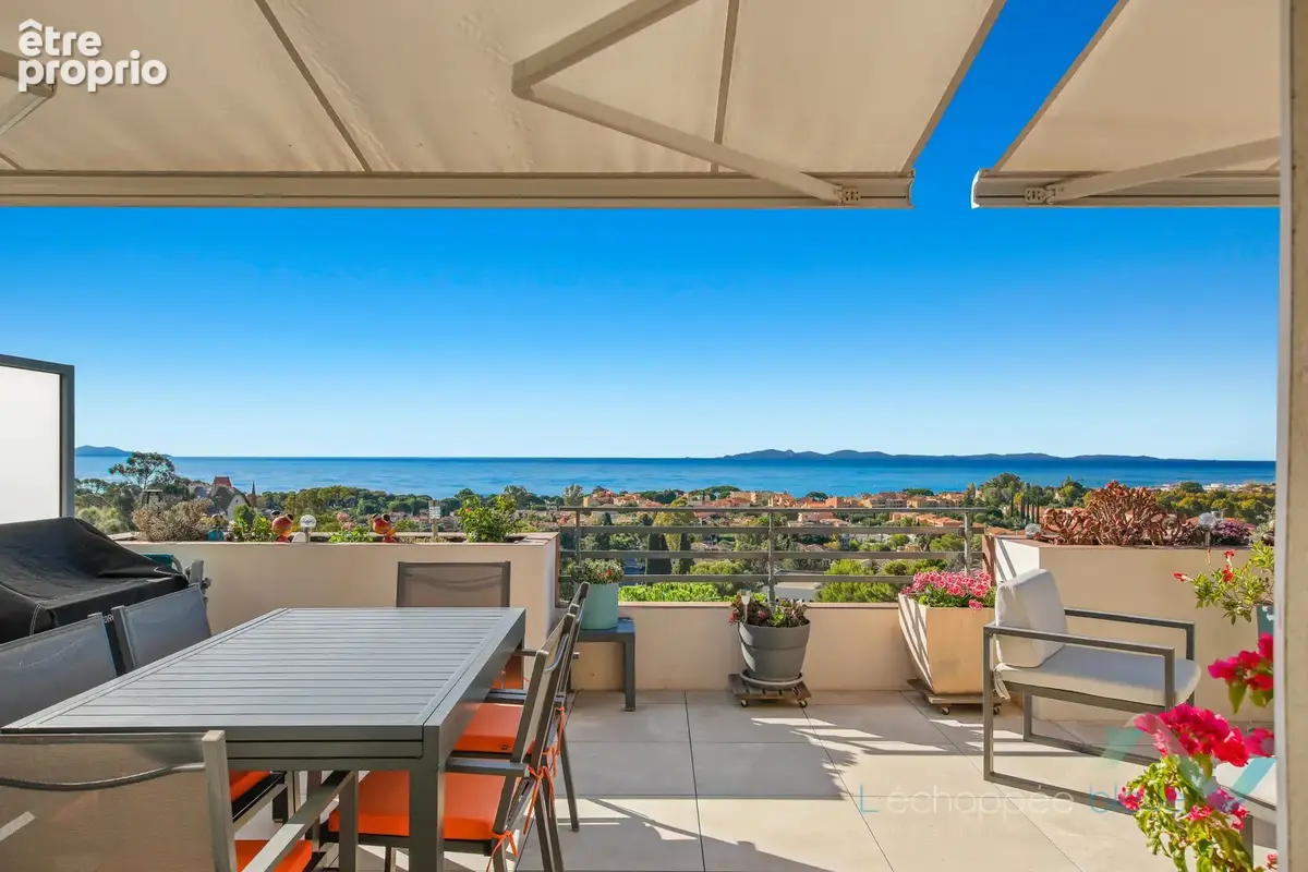 A vendre grand t3 vue panoramique mer-  box et parking  - la londe les maures plage de l argentiere - photo 2