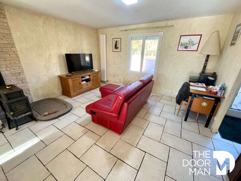 Maison à NEUILLY-L'EVEQUE