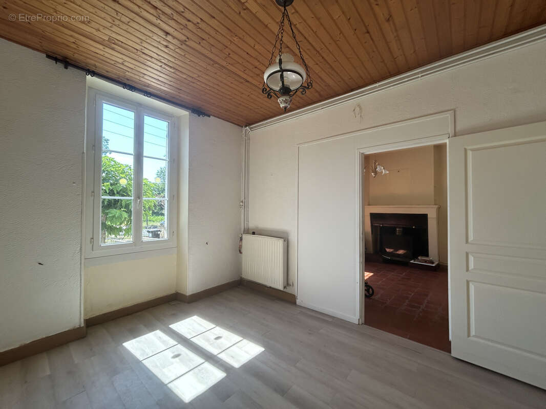 Maison à SAINTE-CROIX-DU-MONT