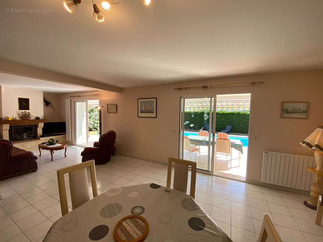 Maison à LA BREE-LES-BAINS