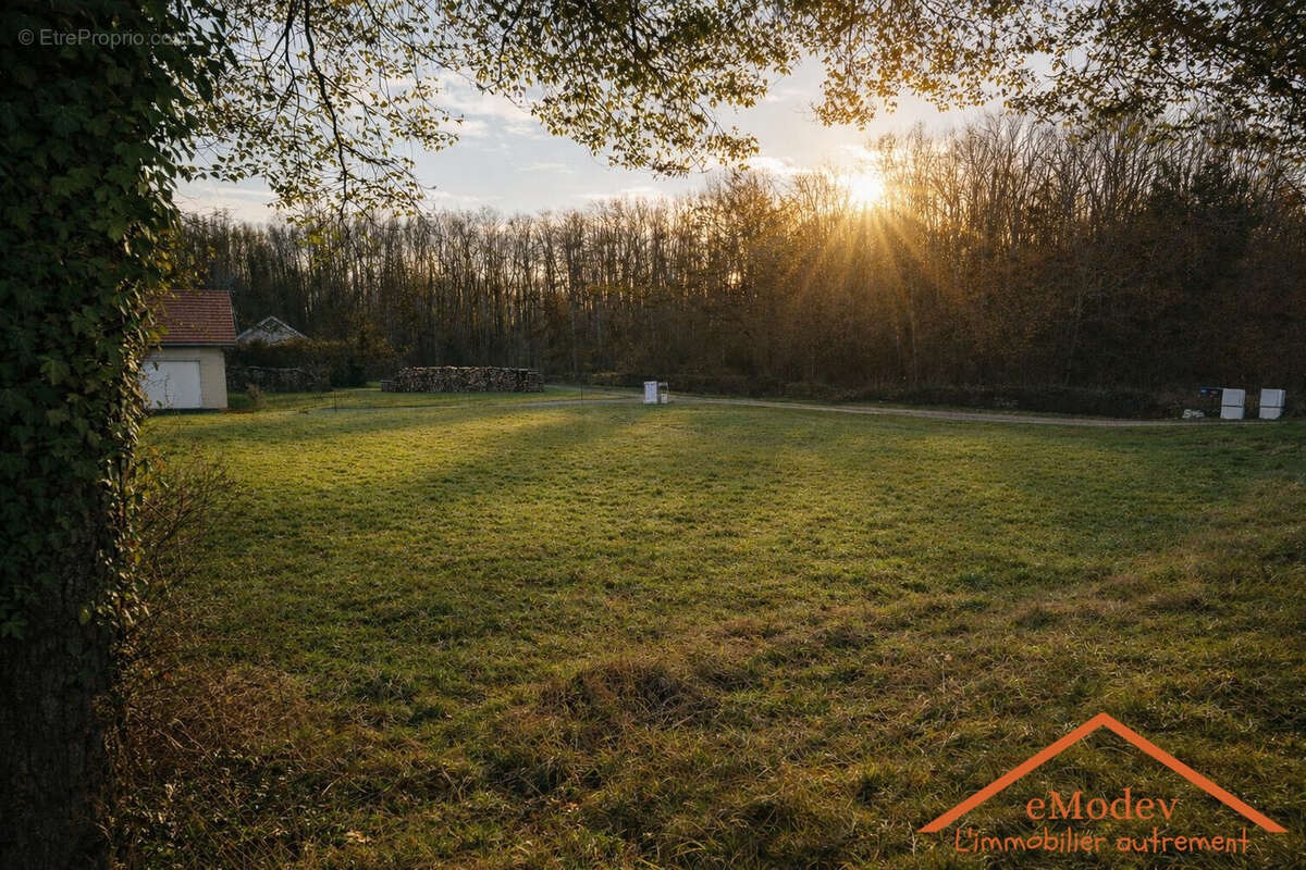 Terrain à GIRECOURT-SUR-DURBION