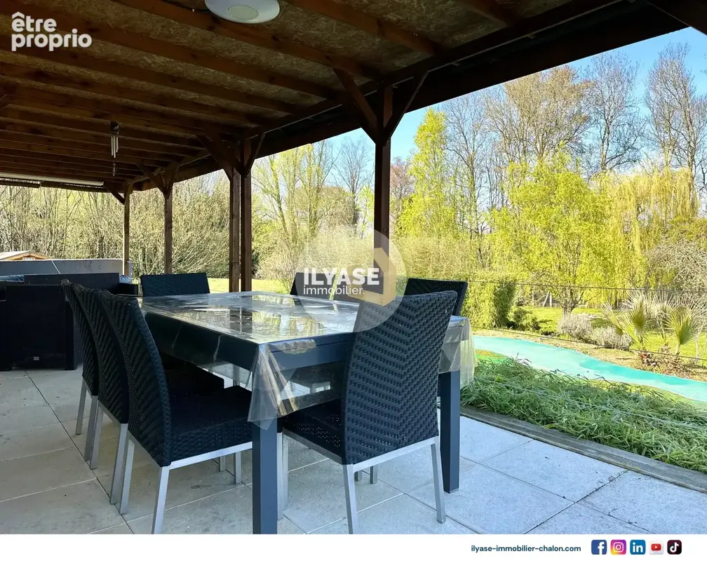 Maison 215 m2  5CH  2530 m2 de terrain clos et arboré  Piscine - photo 3