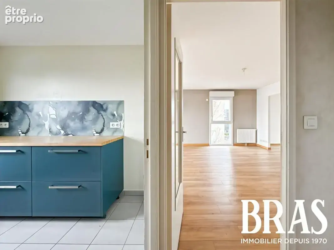 Appartement 4 chambres - balcon - double garage - photo 7