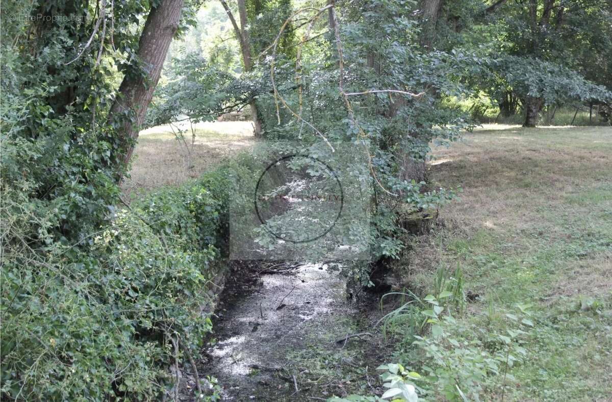 Maison à L&#039;ISLE-SUR-SEREIN