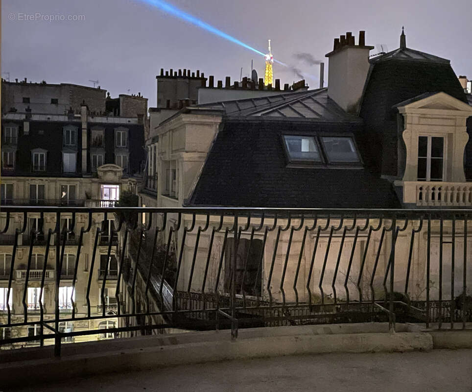 Appartement à PARIS-16E